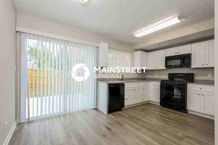 4659 Shannon Ct - Photo 4 of 17