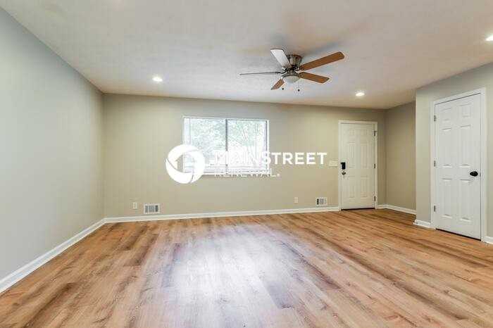 2973 Creekview Ct Ne - Photo 4 of 17