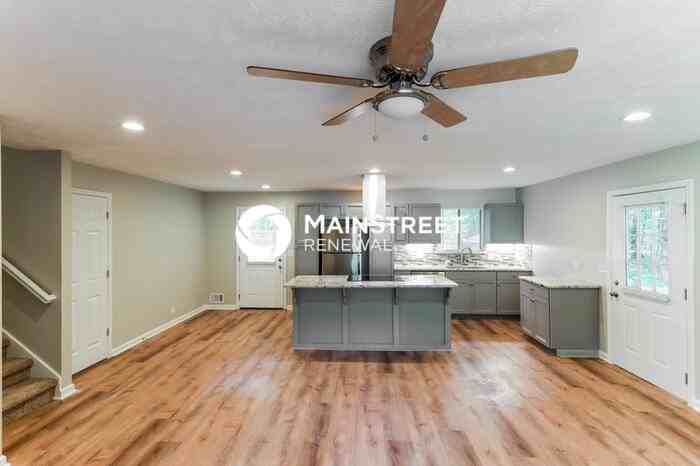 2973 Creekview Ct Ne - Photo 5 of 17