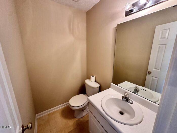 2112 Walnut Bluffs Ln - Photo 6 of 12