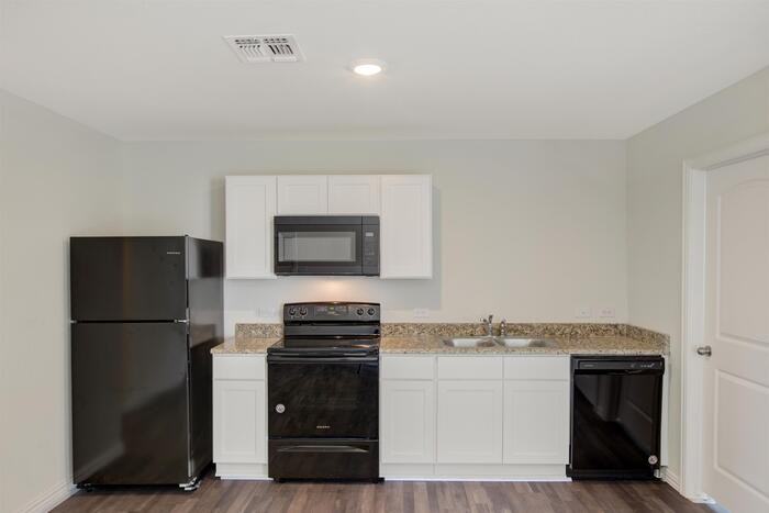 2209 8th St #A - Photo 3 of 14