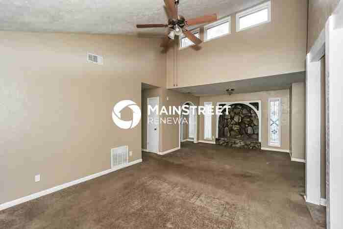 5629 Whittondale Rd - Photo 5 of 17