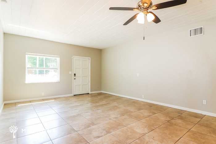 630 50th St N - Photo 4 of 15