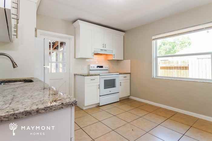 630 50th St N - Photo 6 of 15