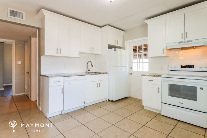 630 50th St N - Photo 7 of 15