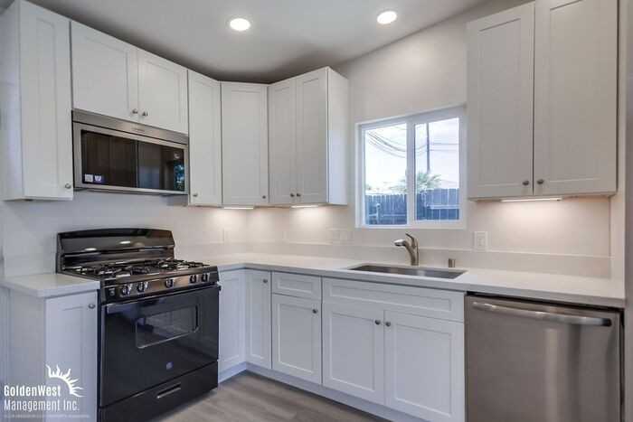 3983 King St #3983 - Photo 4 of 21