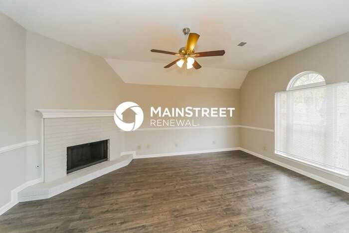 215 Guthrie Dr - Photo 3 of 15