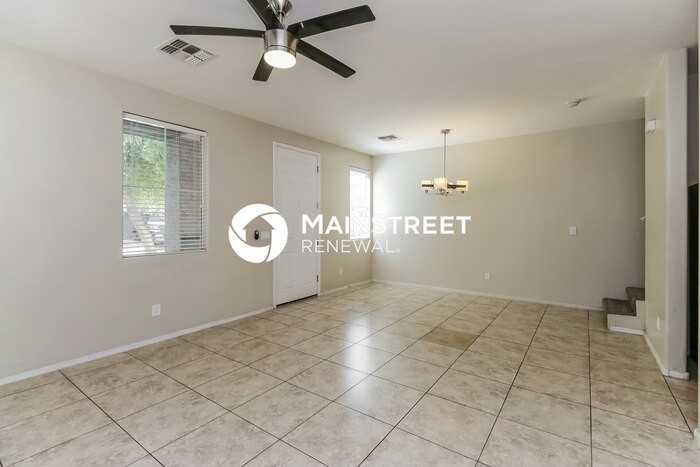 118 N 86th Ln - Photo 4 of 17