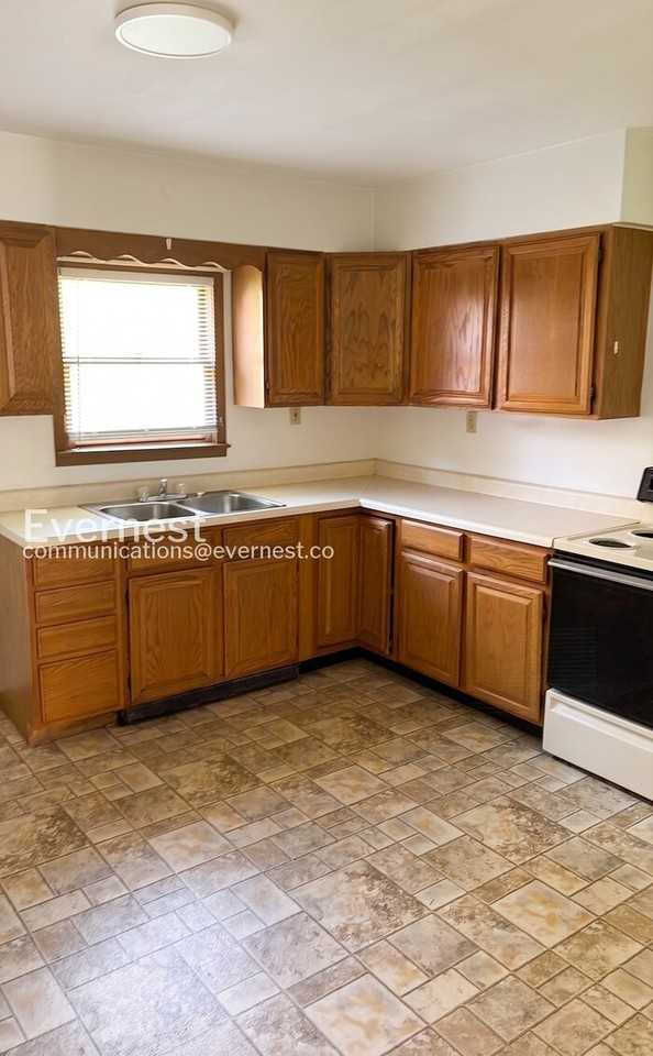 193 Glenn St #H - Photo 3 of 12