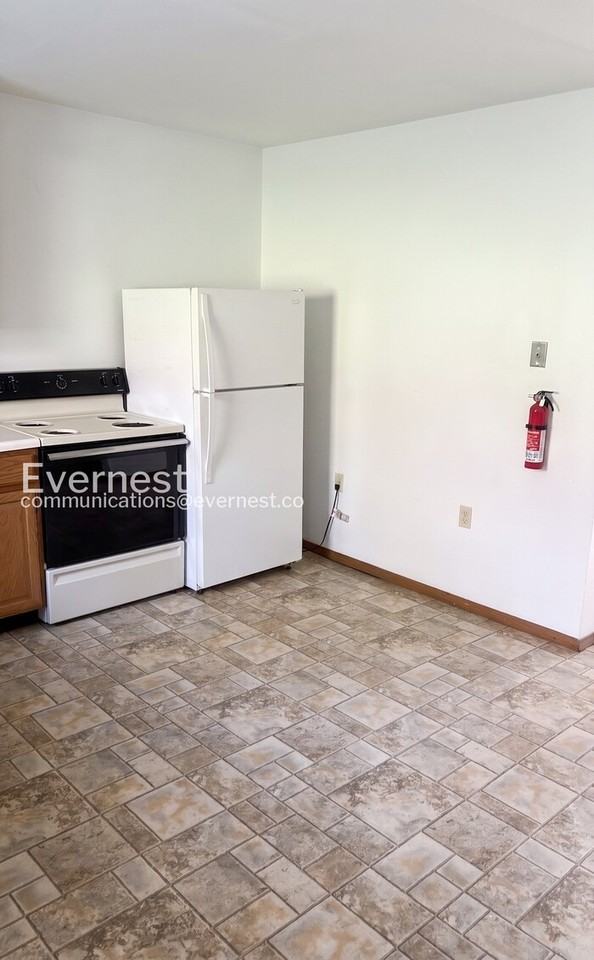 193 Glenn St #H - Photo 4 of 12