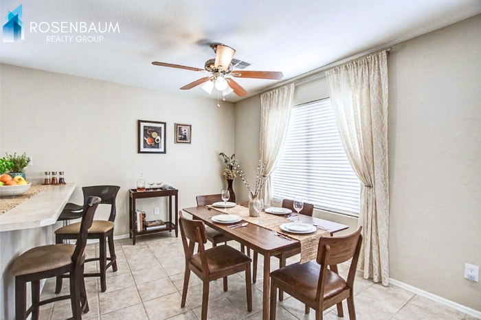 24347 N Oasis Blvd - Photo 6 of 23