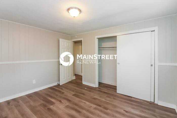 8067 Norwich Dr - Photo 6 of 15