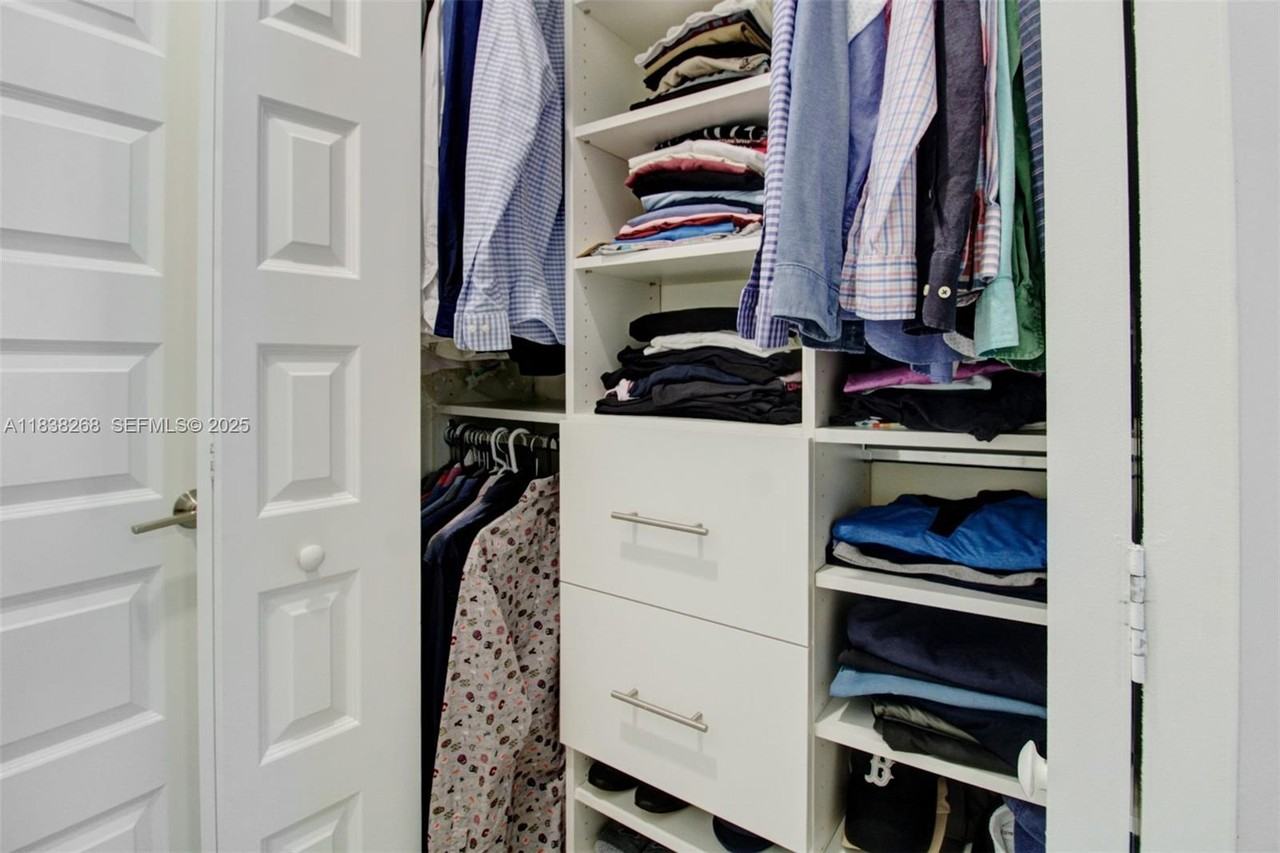 4656 Northwest 83rd Parkway #0 - Photo 7 of 49