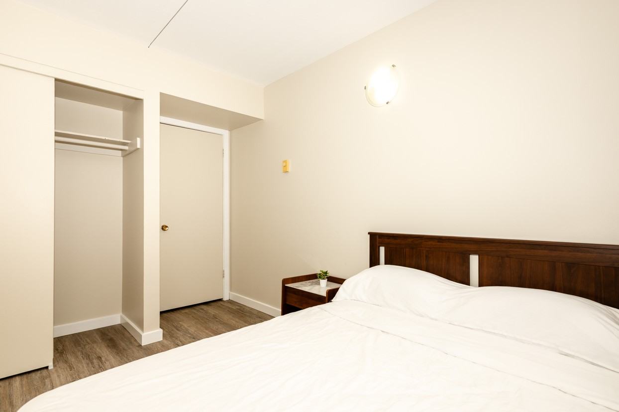 88 SouthPark Drive - Photo 3 of 34