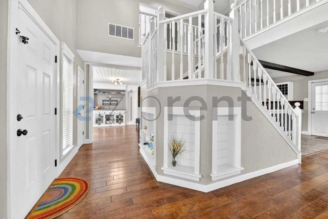 3817 Dutton Dr - Photo 4 of 33