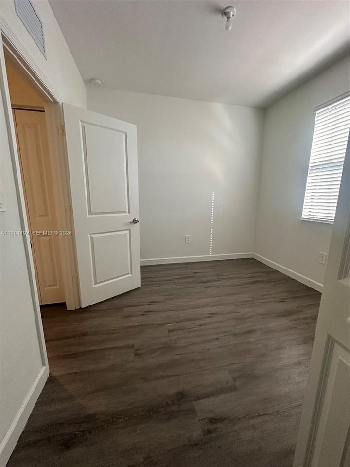 11767 Southwest 246 Terrace - Photo 3 of 15