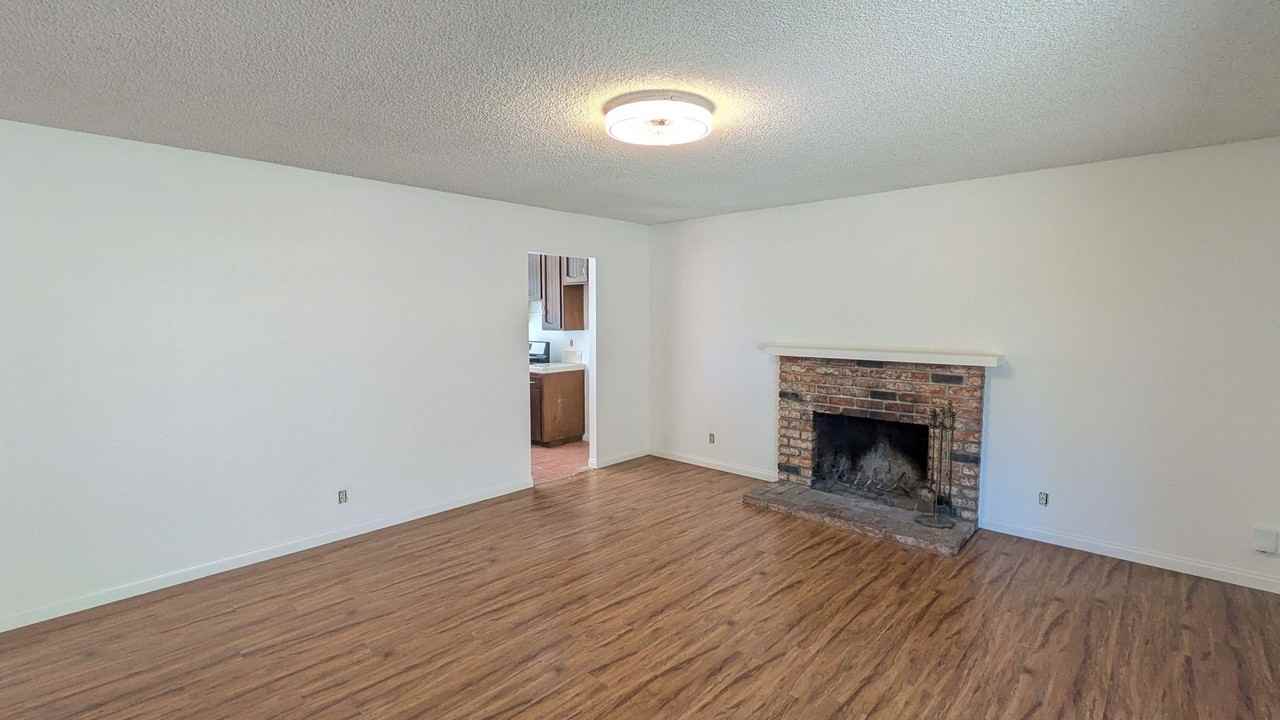 3221 Lemon Ln - Photo 3 of 19