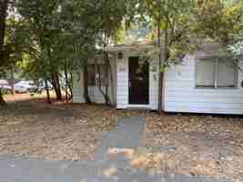 featured image of 1642 Mulberry St