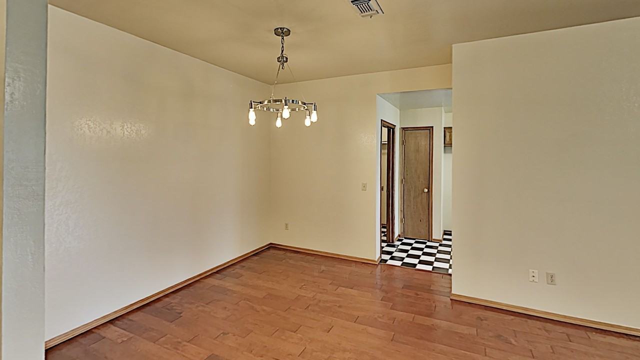 604 Bluegrass Ln - Photo 6 of 20