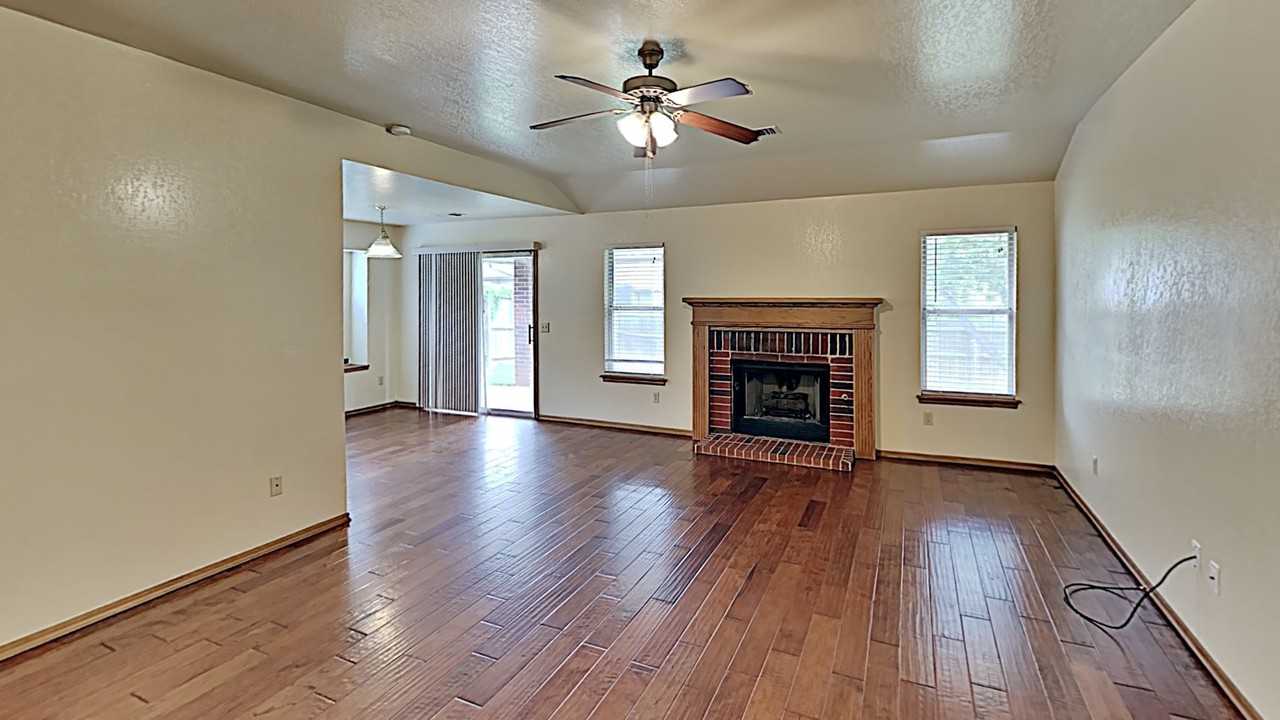 604 Bluegrass Ln - Photo 7 of 20