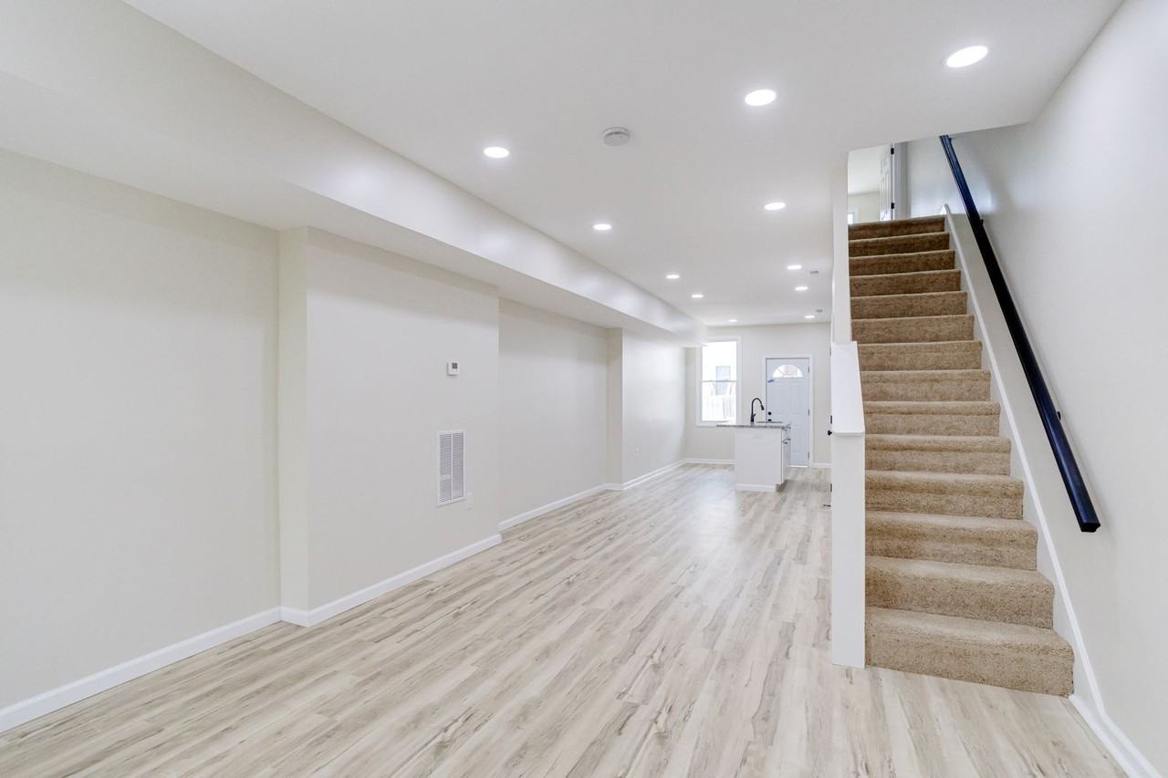 2702 Beryl Ave - Photo 2 of 24