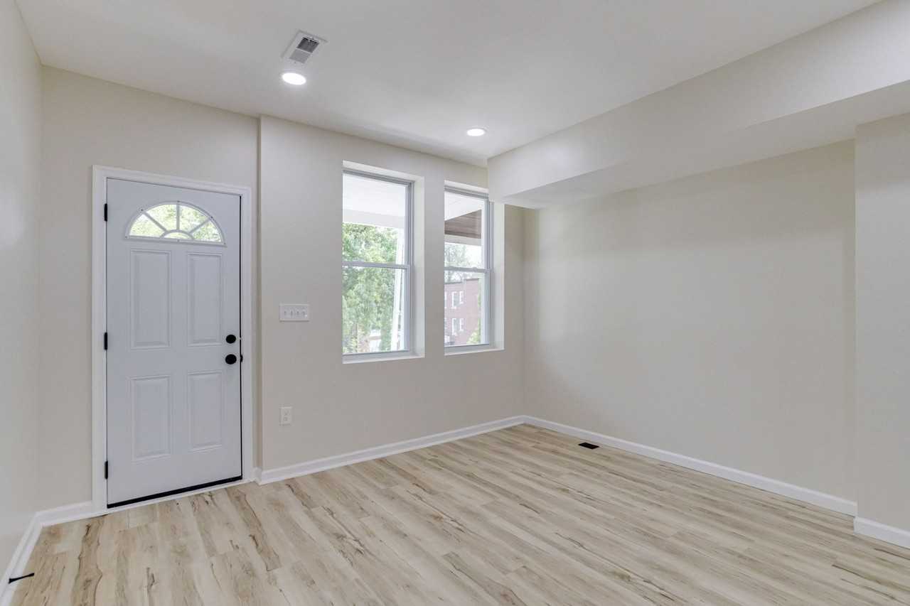 2702 Beryl Ave - Photo 4 of 24