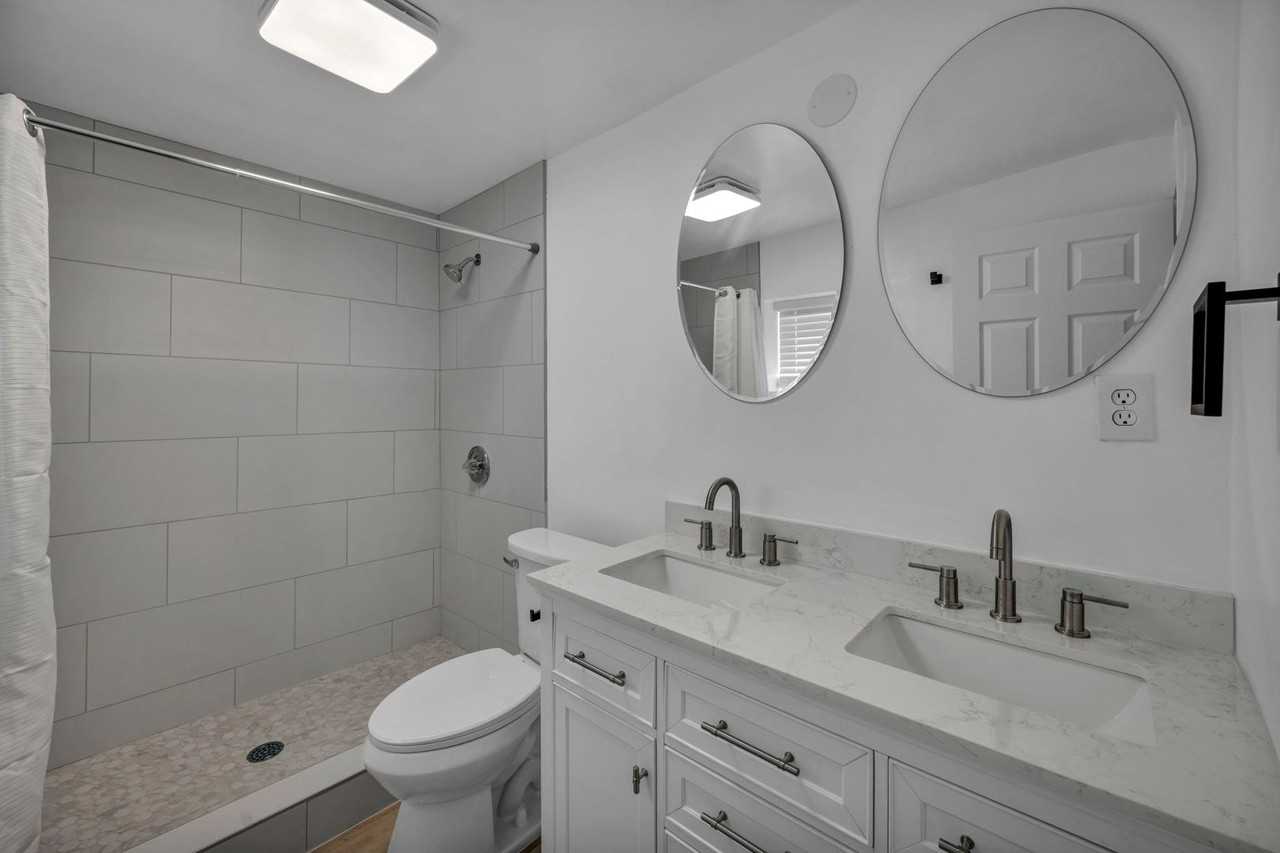 360 Westbrook Ln - Photo 3 of 43