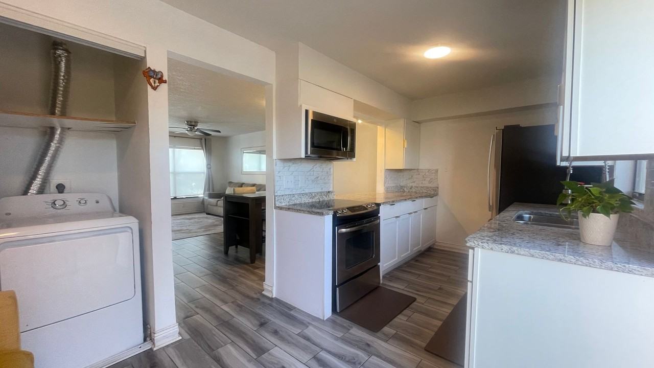 1718 Silver Creek Ct #102 - Photo 7 of 23