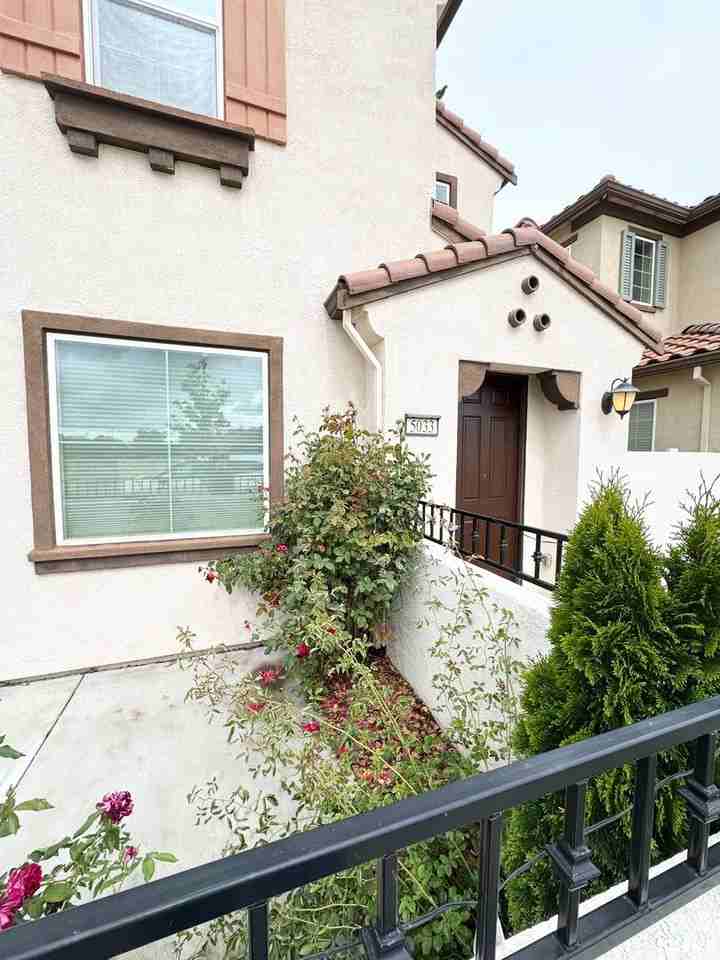 5033 Denholme Ln - Photo 2 of 21