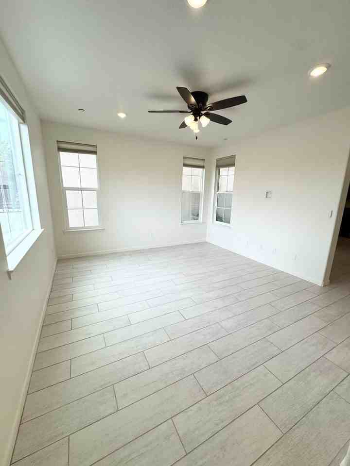 5033 Denholme Ln - Photo 3 of 21