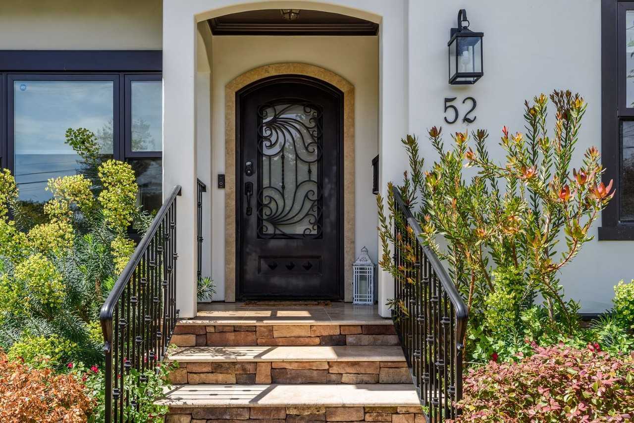 52 Hillview Ave - Photo 3 of 33