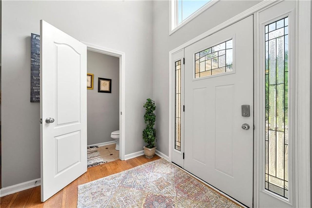 615 Hemlock Ct - Photo 5 of 34