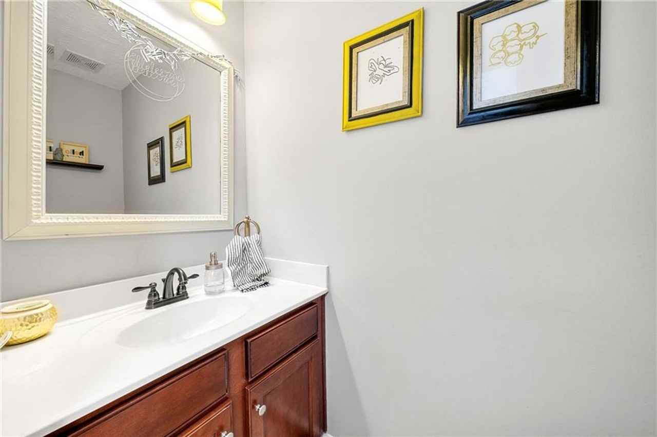 615 Hemlock Ct - Photo 6 of 34