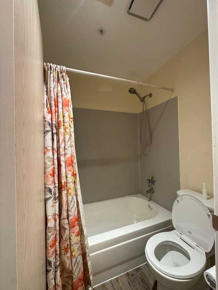 5000 Lake Washington Blvd Ne #E101 - Photo 4 of 26