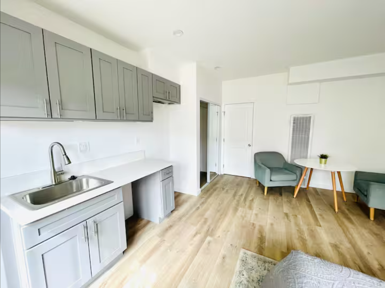 5107 Crenshaw Blvd - Photo 3 of 24