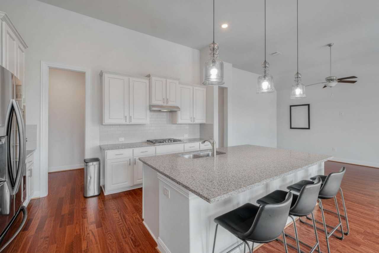 18012 Leccion Dr - Photo 2 of 7