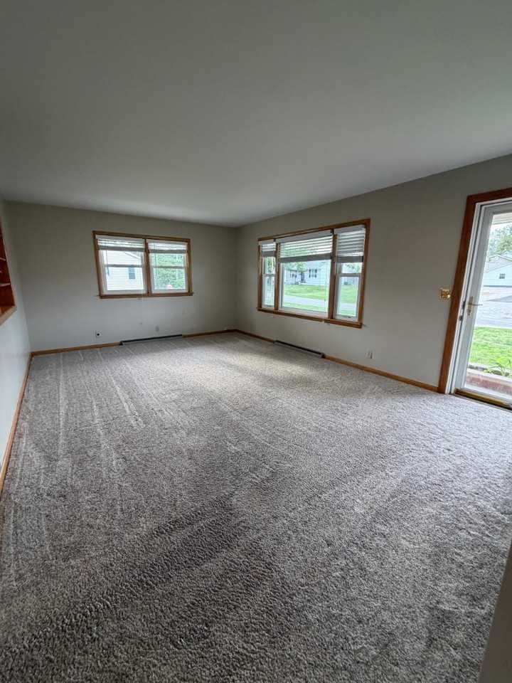 2201 E Eichel Ave - Photo 4 of 12