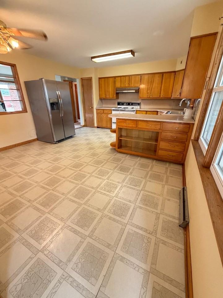 2201 E Eichel Ave - Photo 5 of 12