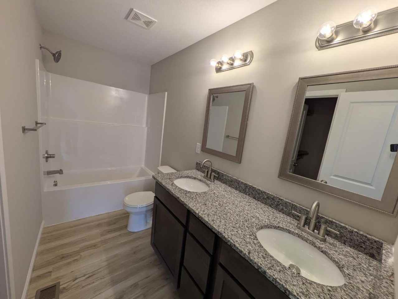 Fox Pointe Ct - Photo 6 of 10