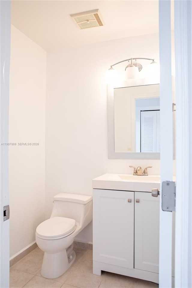 7523 Southwest 109th Avenue - Photo 3 of 16