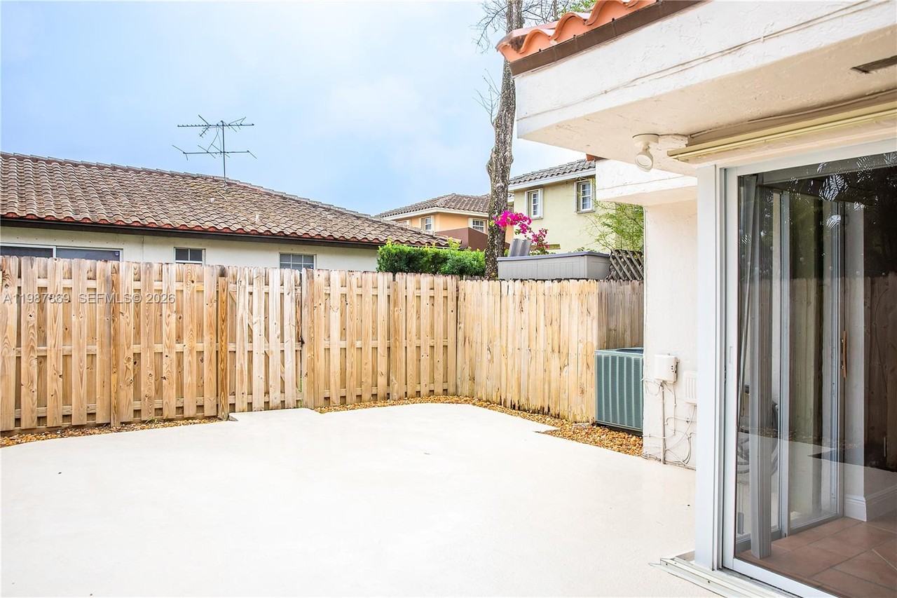 7523 Southwest 109th Avenue - Photo 6 of 16