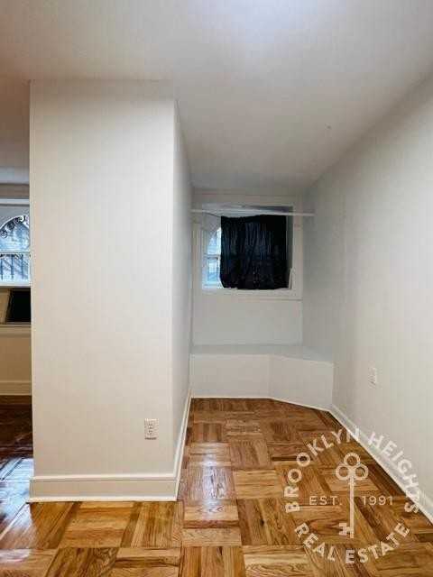 Remsen St #2 - Photo 4 of 6