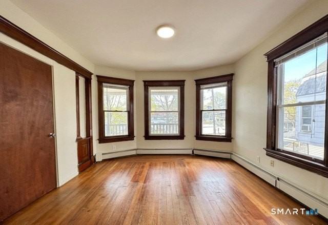 341 Stanley St - Photo 7 of 15