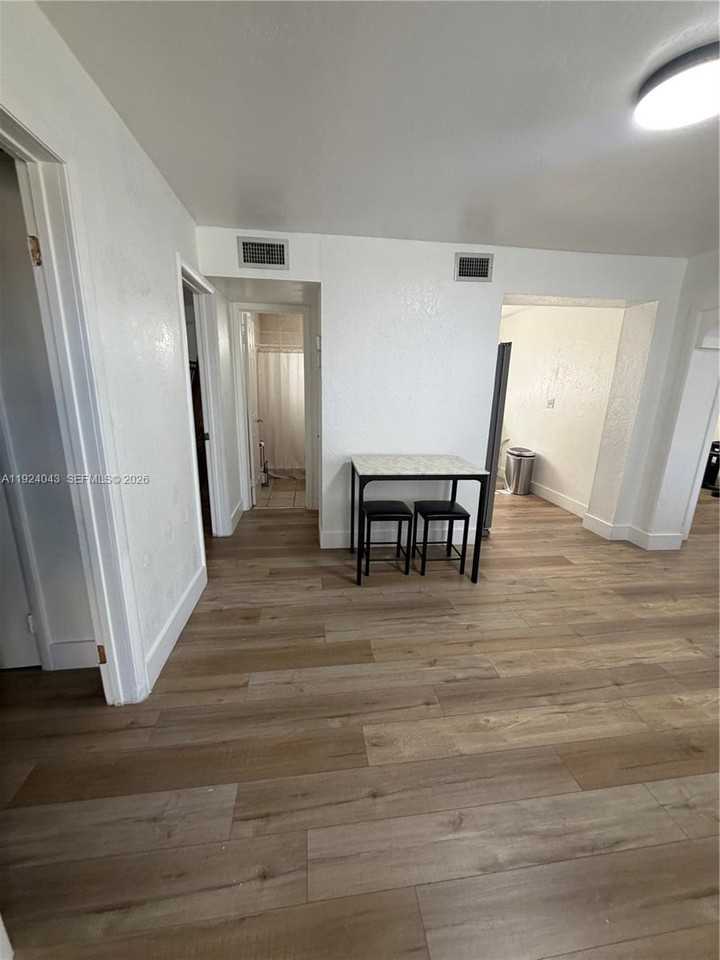 506 Northwest 60th Way - Photo 6 of 17