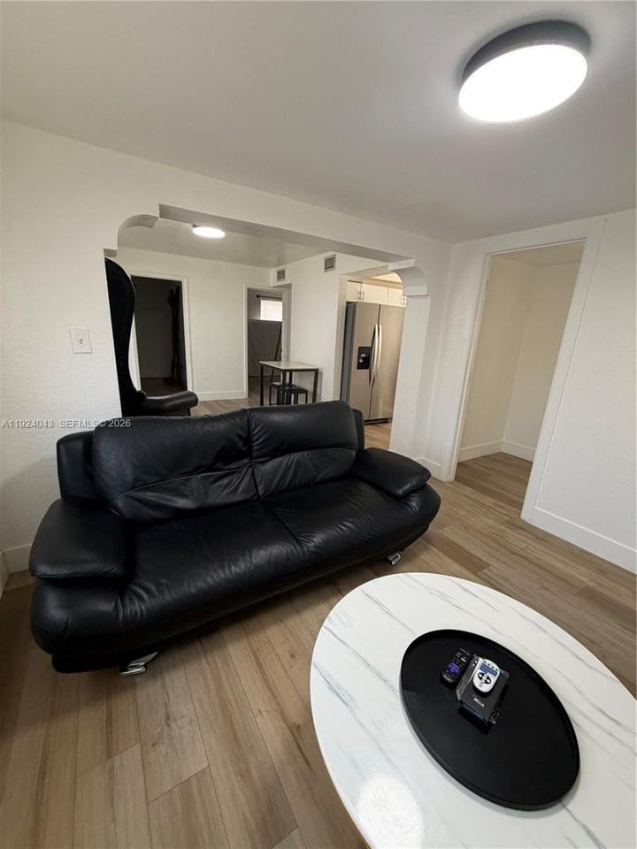 506 Northwest 60th Way - Photo 7 of 17