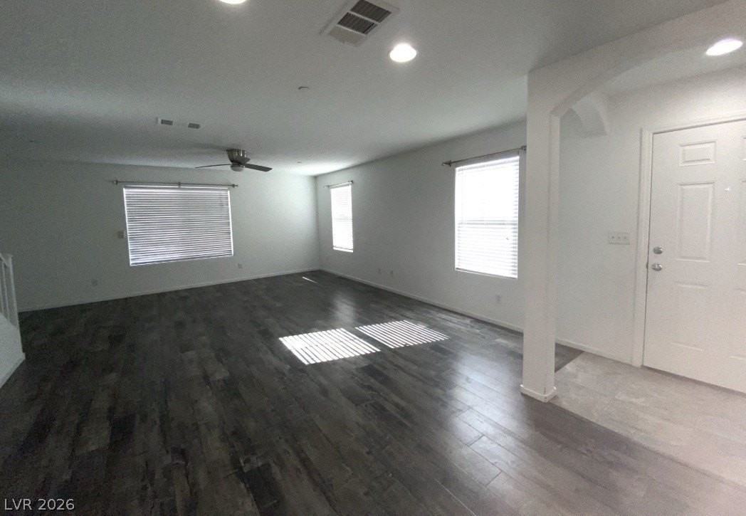 1051 Admiral Emblem St - Photo 5 of 18