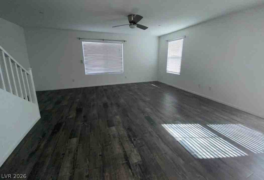 1051 Admiral Emblem St - Photo 6 of 18