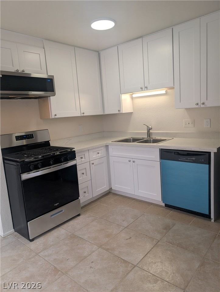 4446 Honeydew Cir - Photo 6 of 18