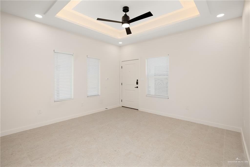 11501 N 25th St #2 - Photo 4 of 22