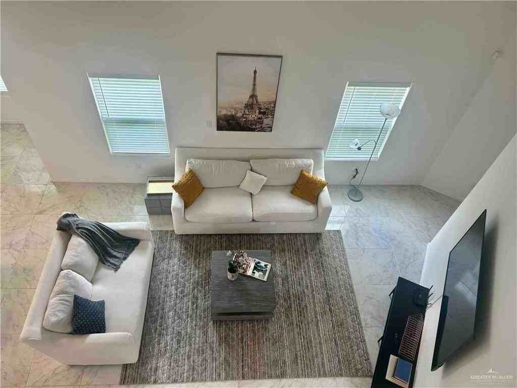 2303 S 42nd Ln - Photo 4 of 21